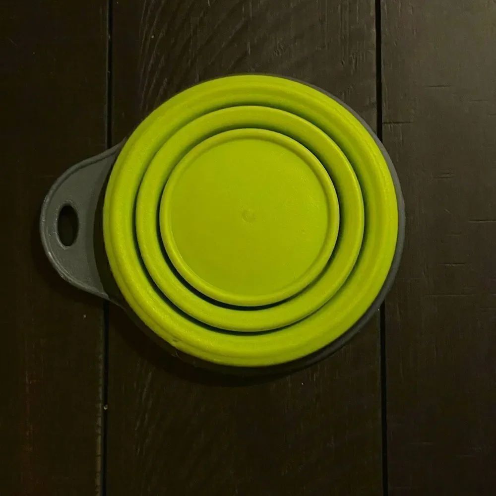 Small Pet, Collapsible, Green & Gray, Water/Food Dish. 4.5 in. x 1.75 in. - Picture 3 of 5